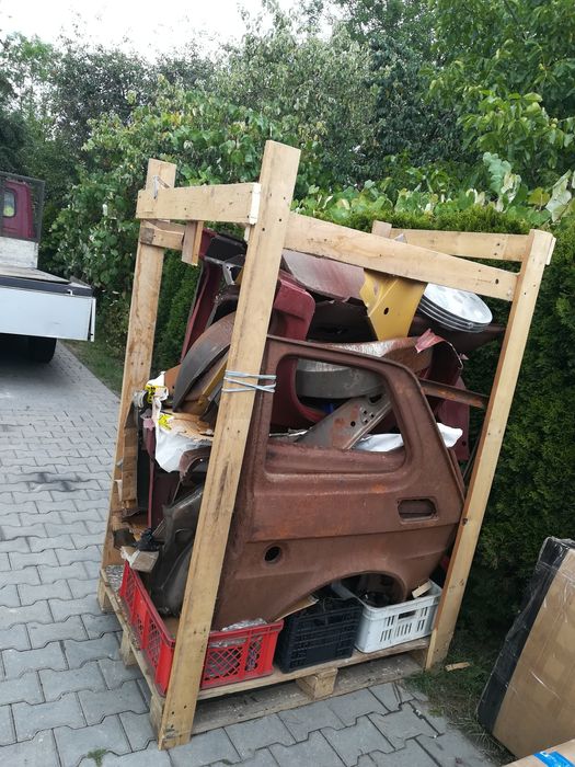 Fiat126p ogromna ilość części blacharskich oryginalnych