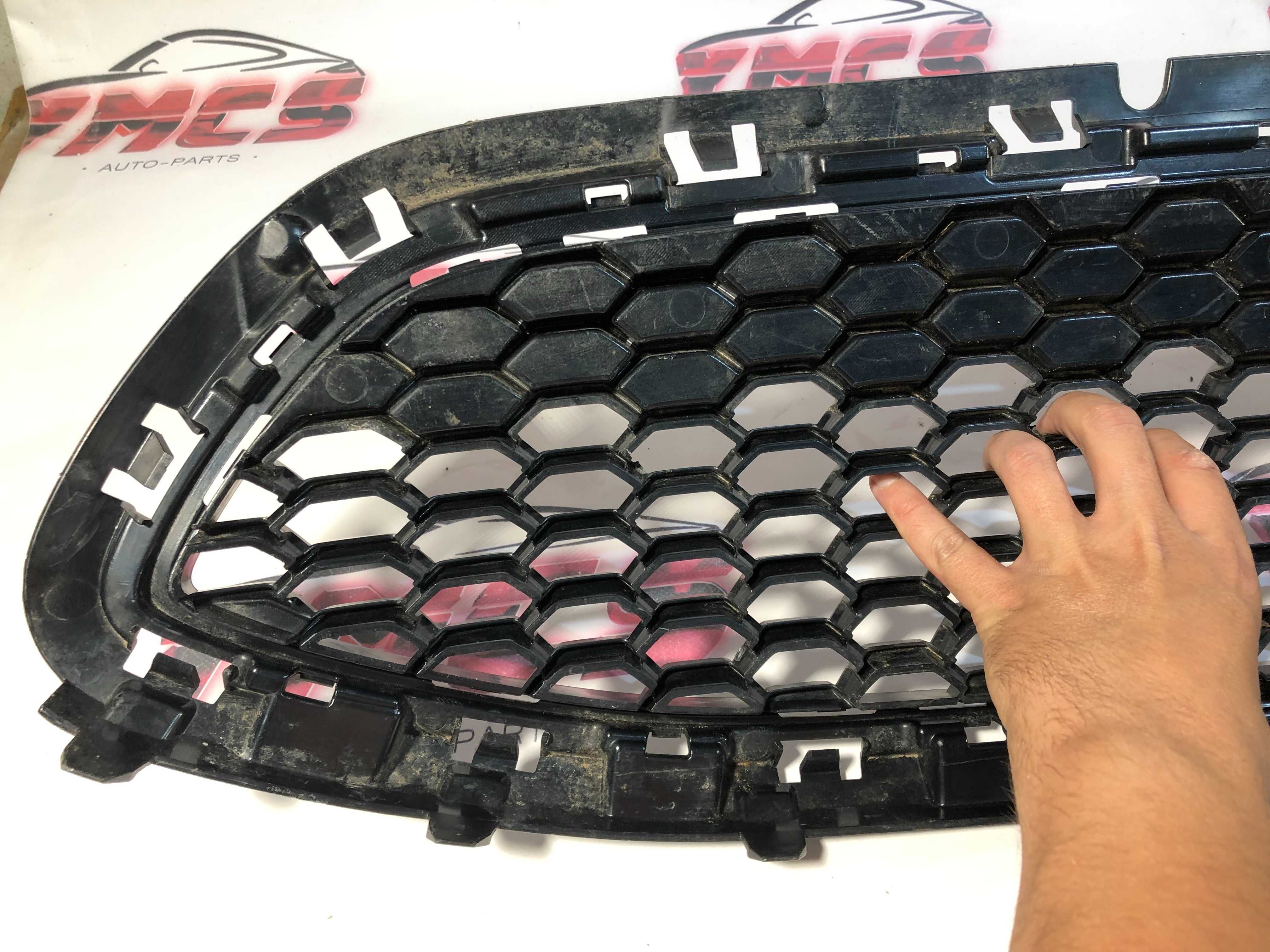 Grelha Frontal FORD FIESTA 8 VIII Original