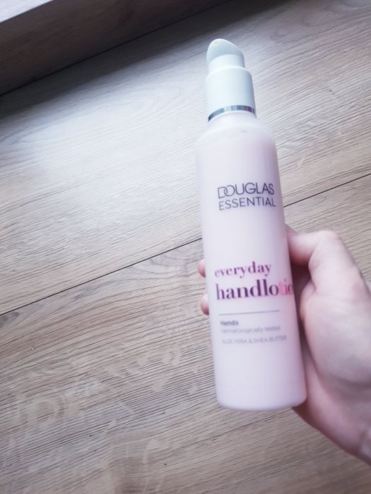 Nowy krem do rak Douglas Essential 200ml