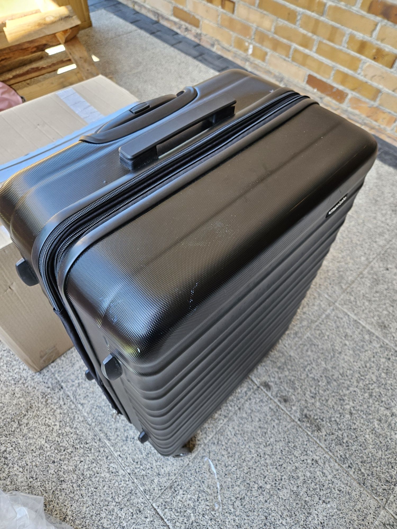 Walizka Amazon Basic 75 x 50 x 30 Z możliwością poszerzenia