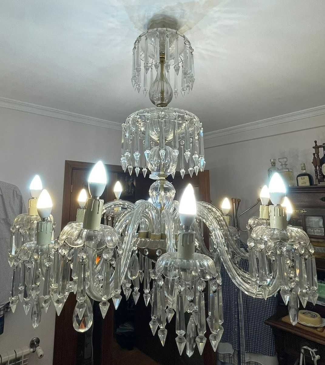 Candeeiro de cristal com 12 candelabros
