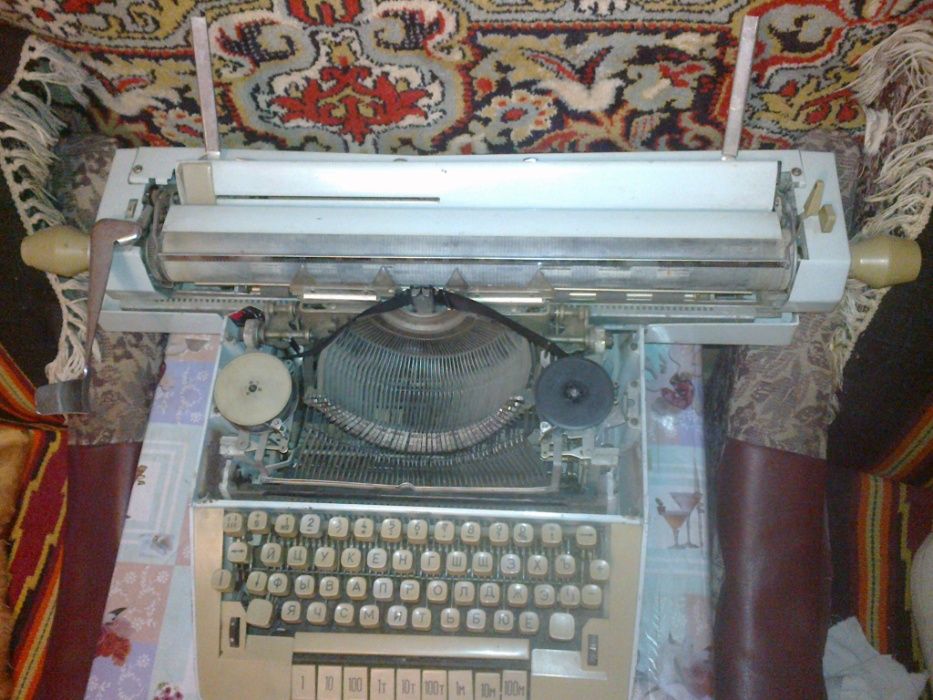 Раритетная механическая пишущая машинка «Украина - 2» = + Подарок