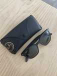 Óculos pretos Rayban