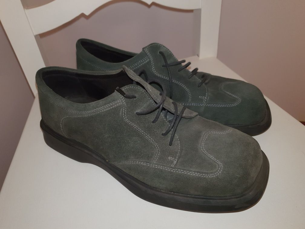 Sapatos de Camurça - Novos