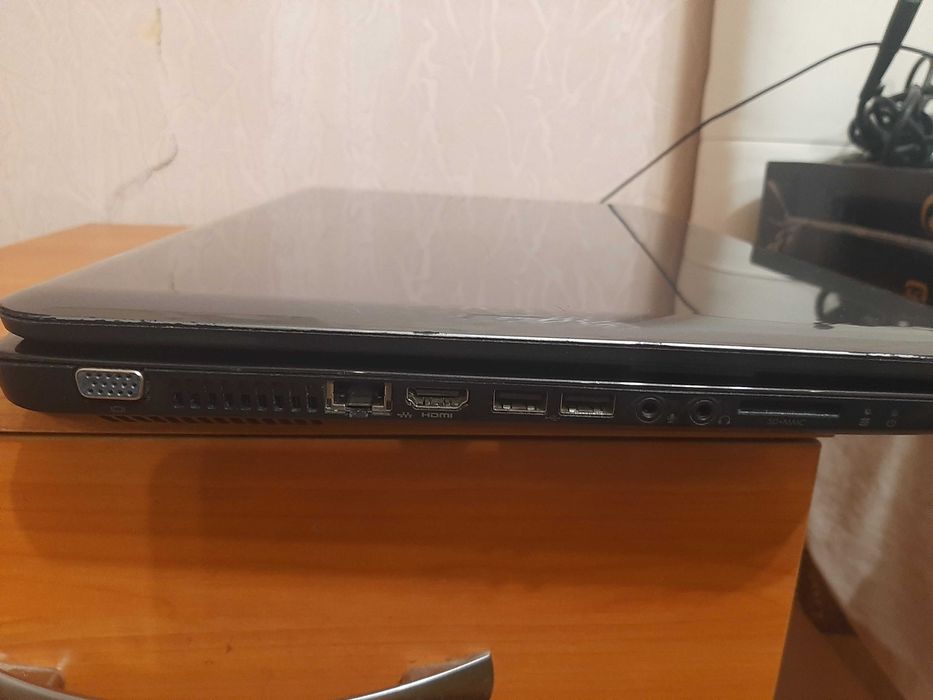 HP Pavilion g7 series 17.3''