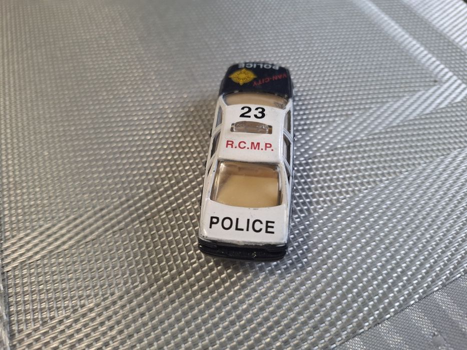 Model samochodu skala 1:64