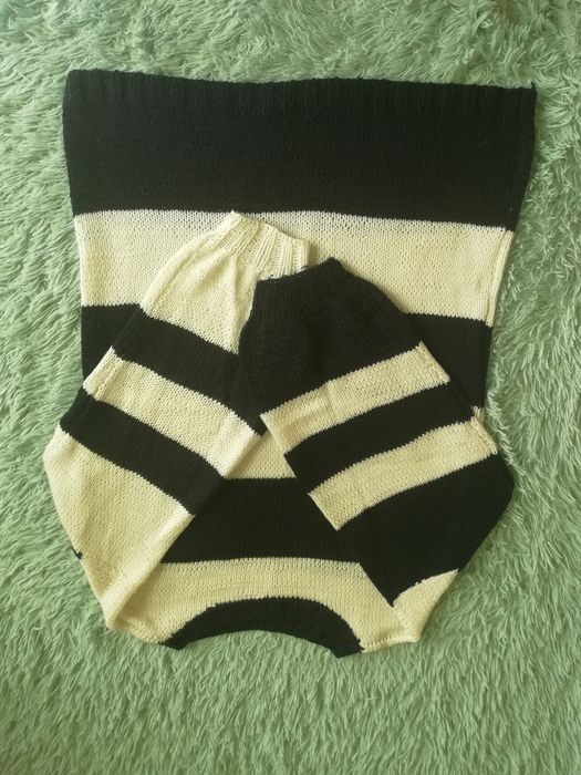 Sweter robiony na drutach unikat bialo granatowy oversize