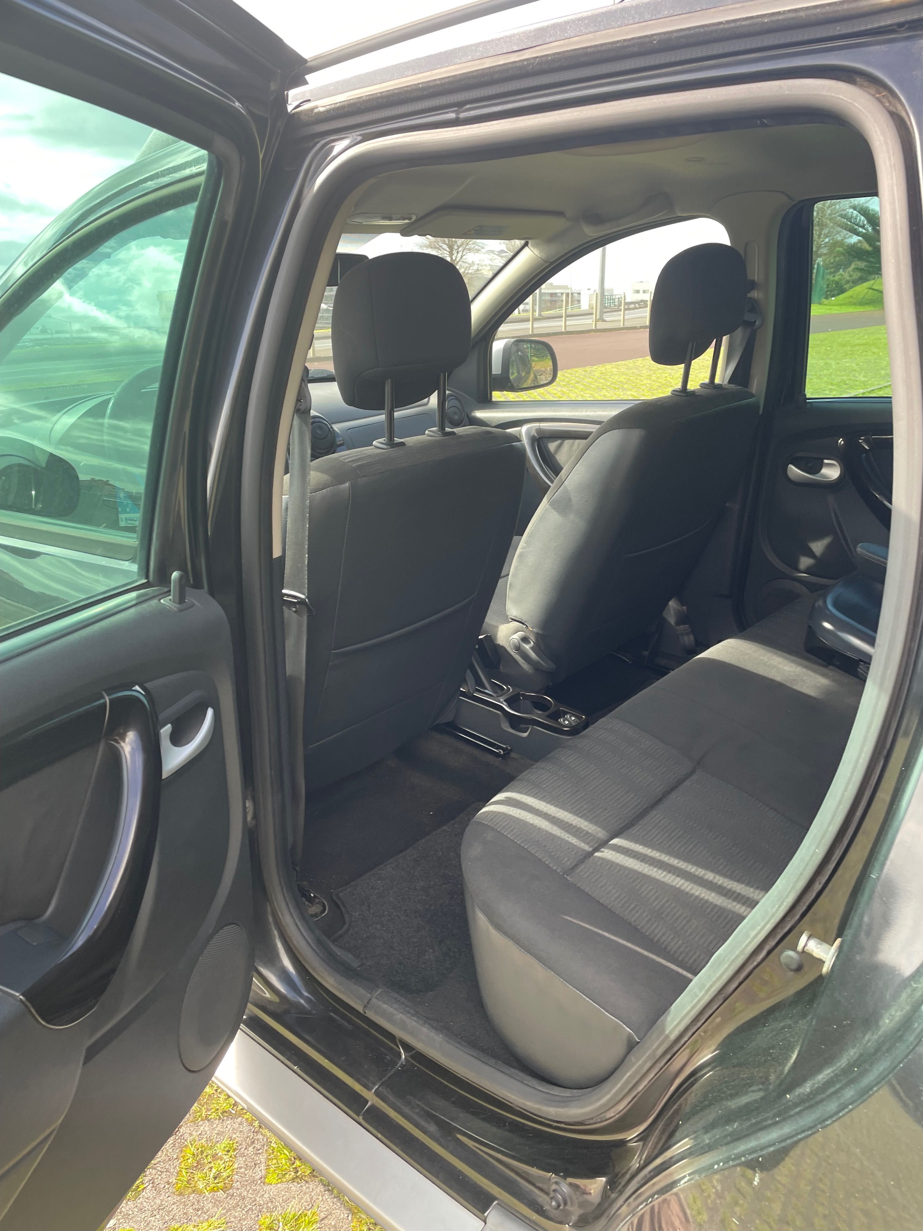 Dacia Duster 2011