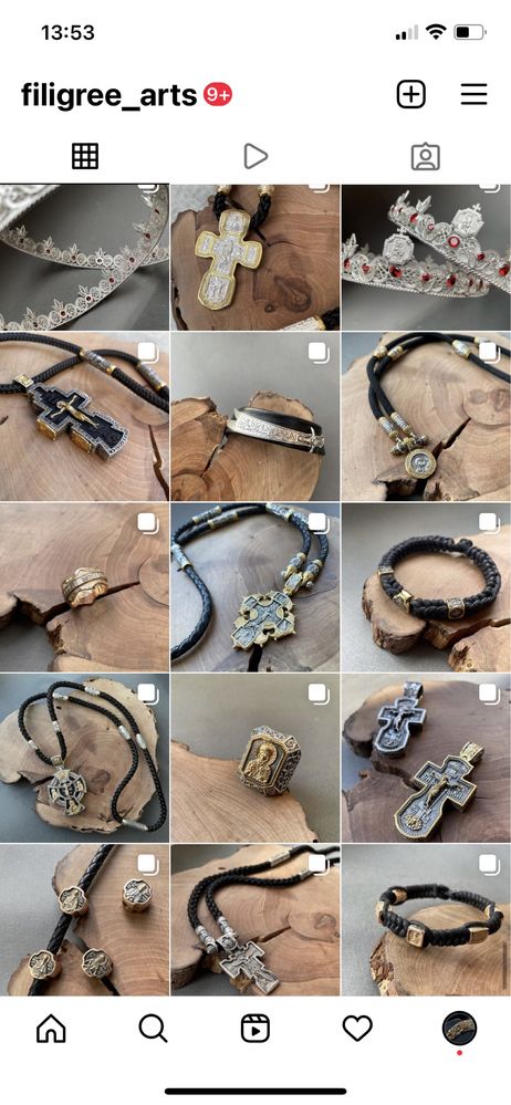 Кожаный, шелковый шнурок с серебряными вставками и деревянным крестом
