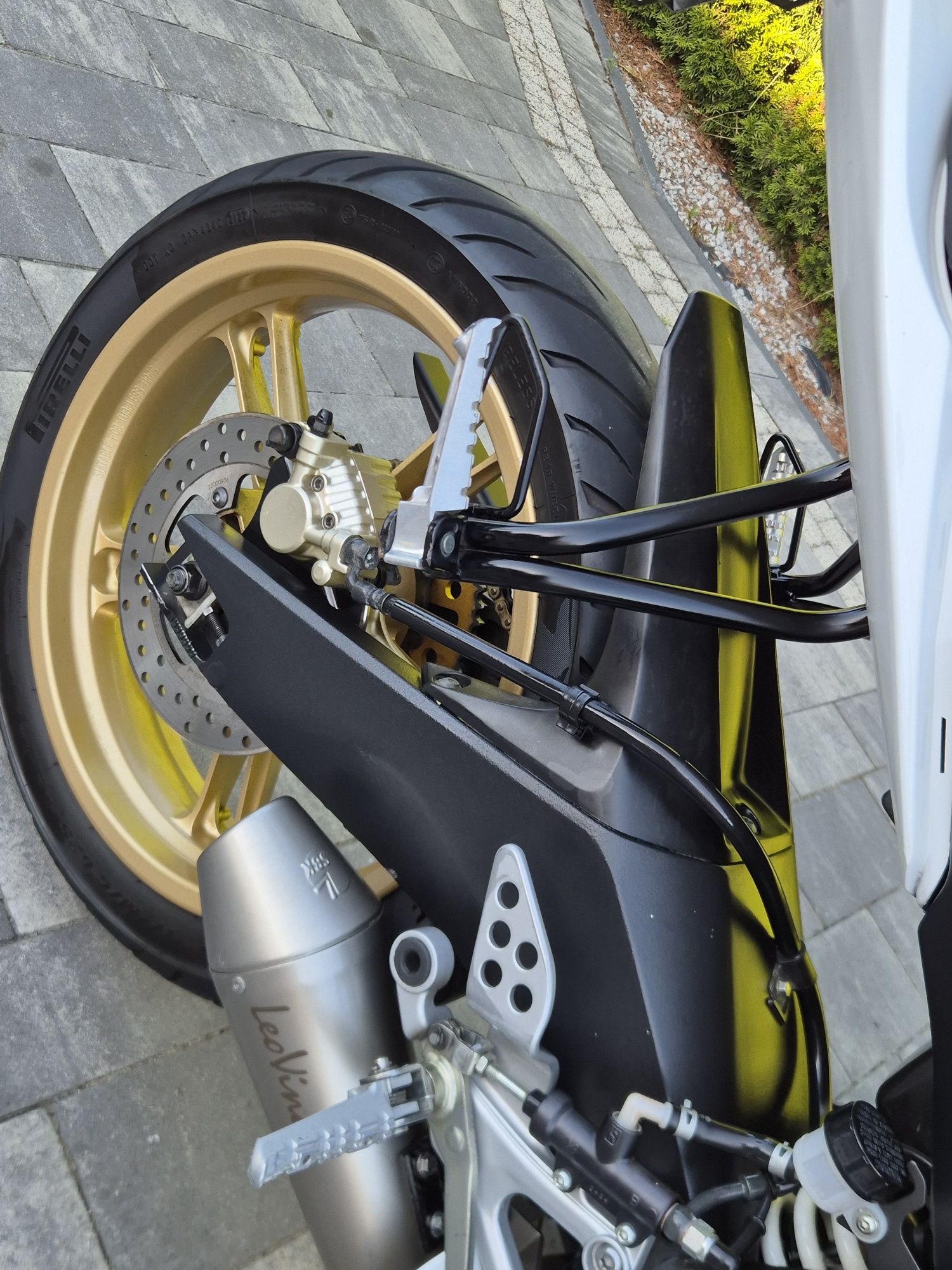 Yamaha YZF R 125 GOLD Leo Vince Mega Zadbana Kat b a1