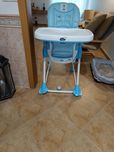 Mesa  e cadeira bebê Confort bem estimada