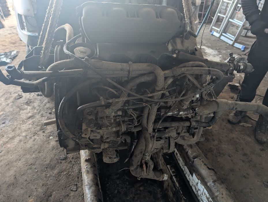 Двигун 2.5 D з коробкою