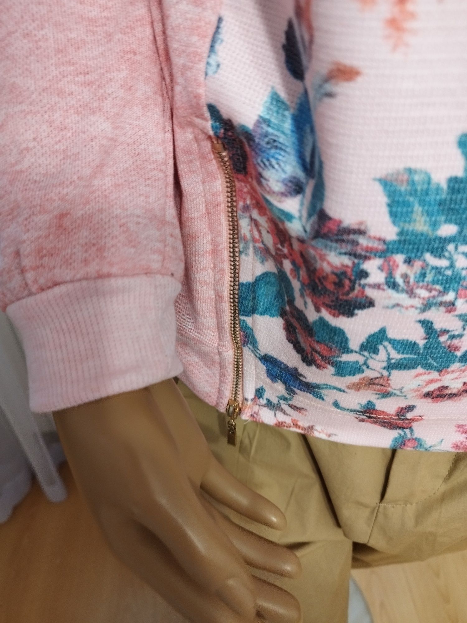 Cienka bluza różowa w kwiaty roz. M/L