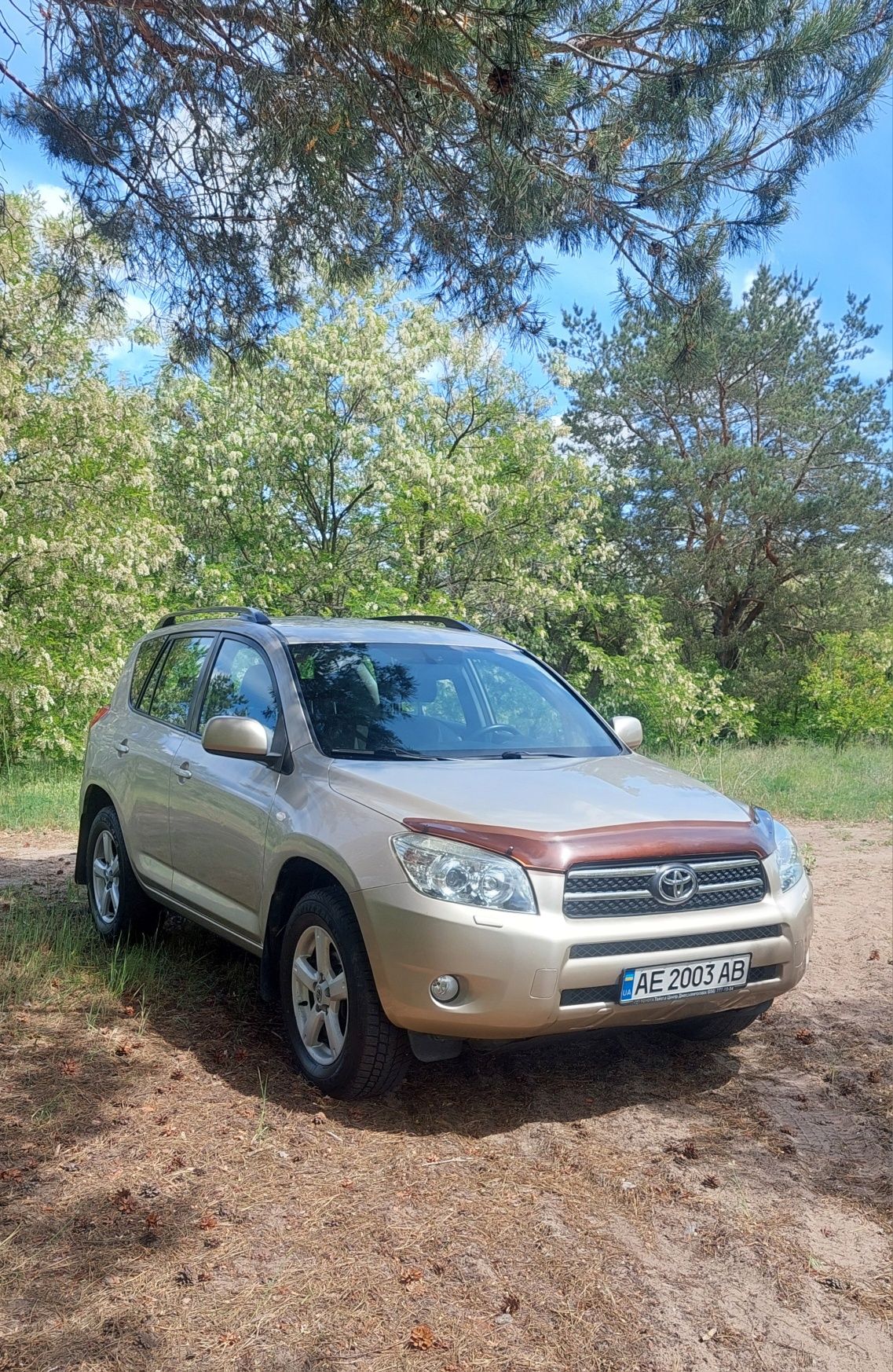 Автомобиль Тоета RAV 4