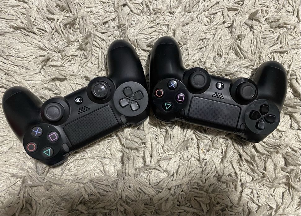 Ігрова приставка Sony Playstation 4 500 гб 2 геймпада Б/У