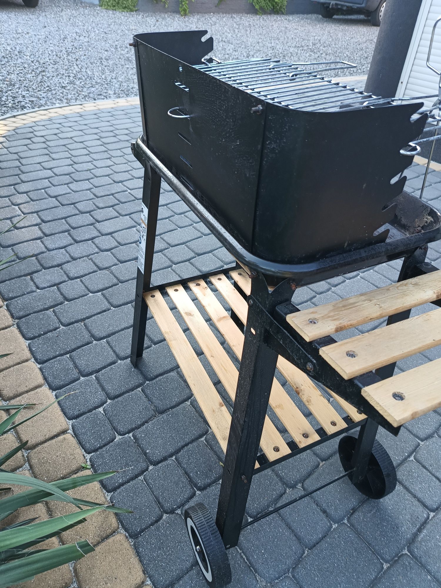 Grill węglowy jak nowy