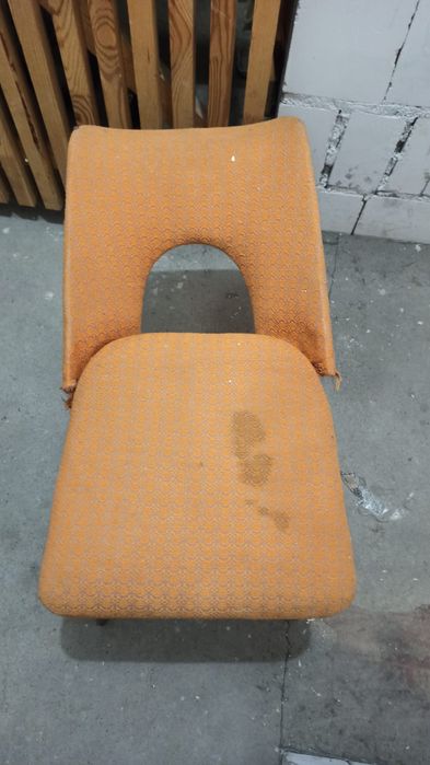 Krzesła muszelka dwie sztuki