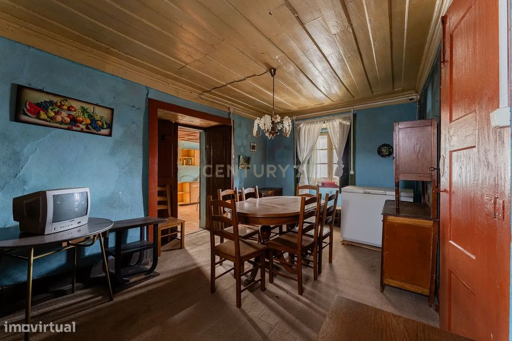 Moradia T4 com terreno - Santa Marta de Penaguião