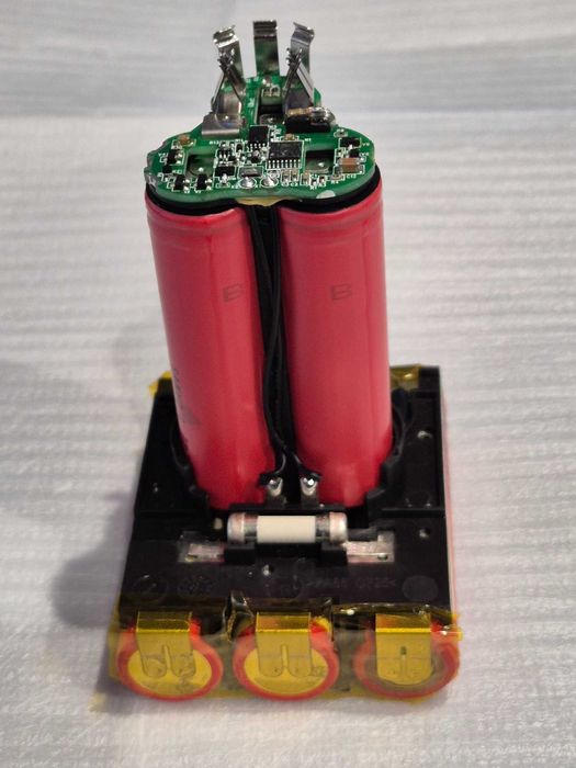 Akumulator WKŁAD PAKIET Li-Ion Bosch 10,8 V - 12 V 4 Ah GBA