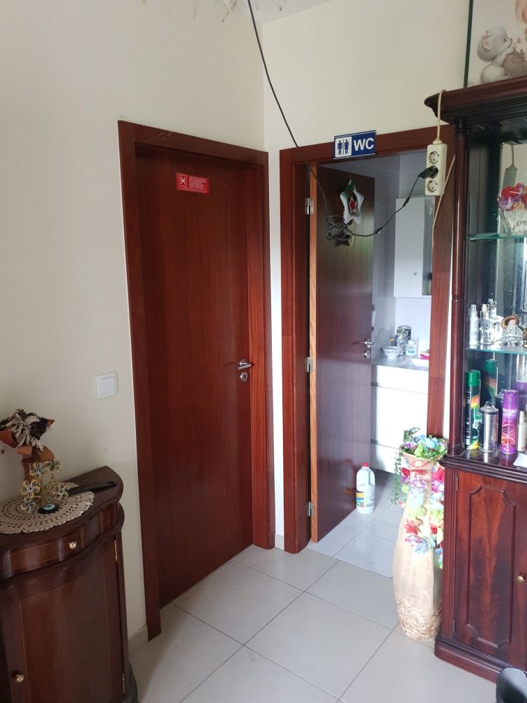 Vendo casa em aldeia