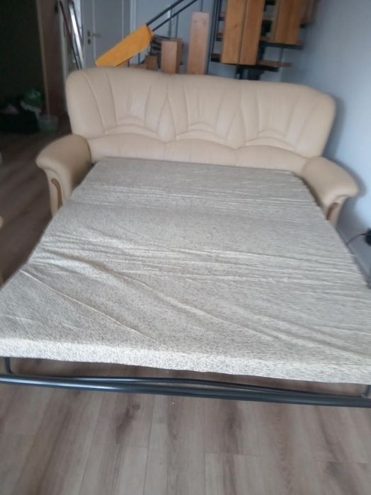 Sofa z z funkcją spania i dwa fotele