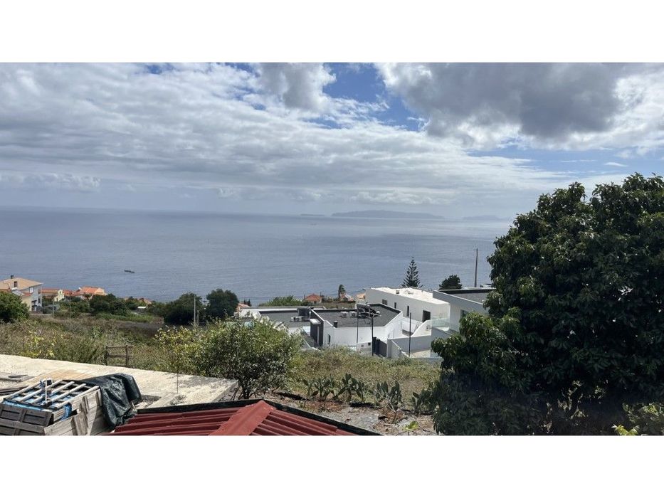 Terreno com o Projeto Aprovado e Jardim Frutífero - 2100 m², com a ...