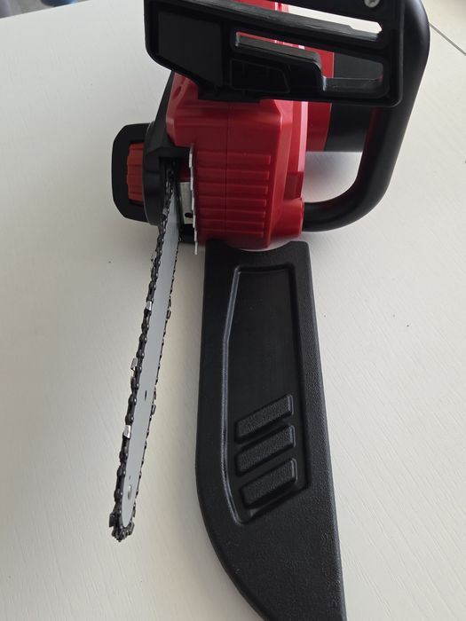 pilarka łańcuchowa Einhell GE-LC 18 Li.