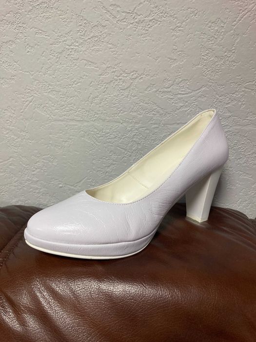 Nowe buty białe, r. 37 i 39 wys. 7 cm wyprzedaż