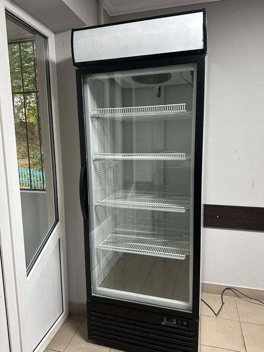 Холодильник для напоів