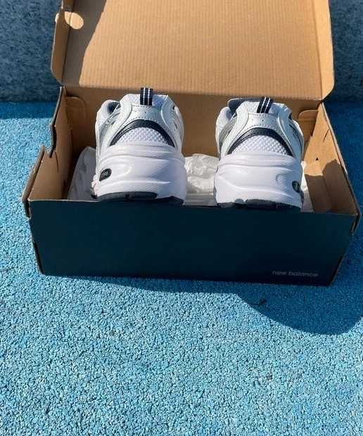 NOWE!!MęskieNew Balance 530ModnySneakersy WhitePociechaUnisex.39.5