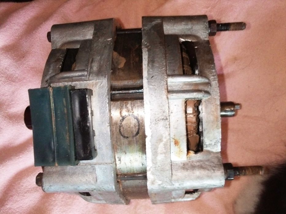 Двигатель стиральной машины чайка