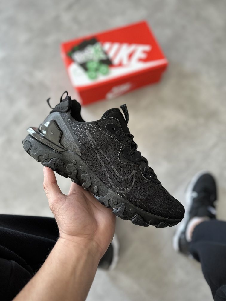 3 кольори Nike React Vision