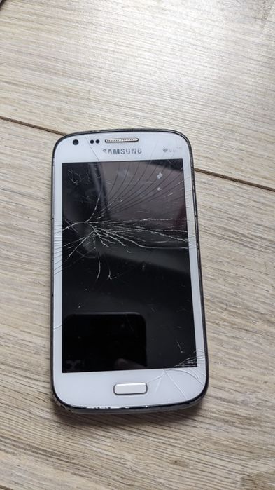 Телефони на запчастини