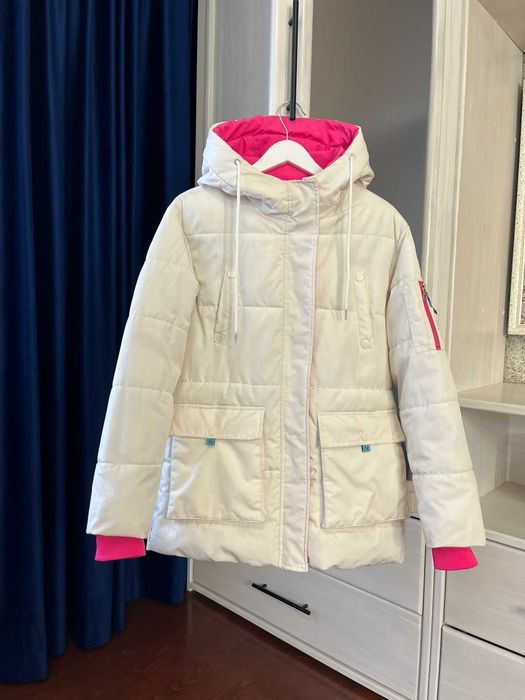 Стильна жіноча куртка