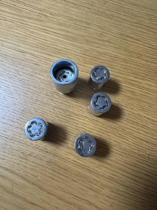 Секретки на Nissan Rogue Sport, оригінал