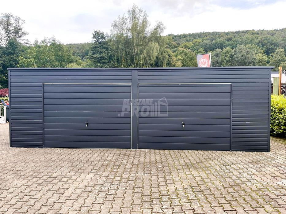 Garaż blaszany 8x8 Brama uchylna x2 + okno antracyt spad w tył GP160