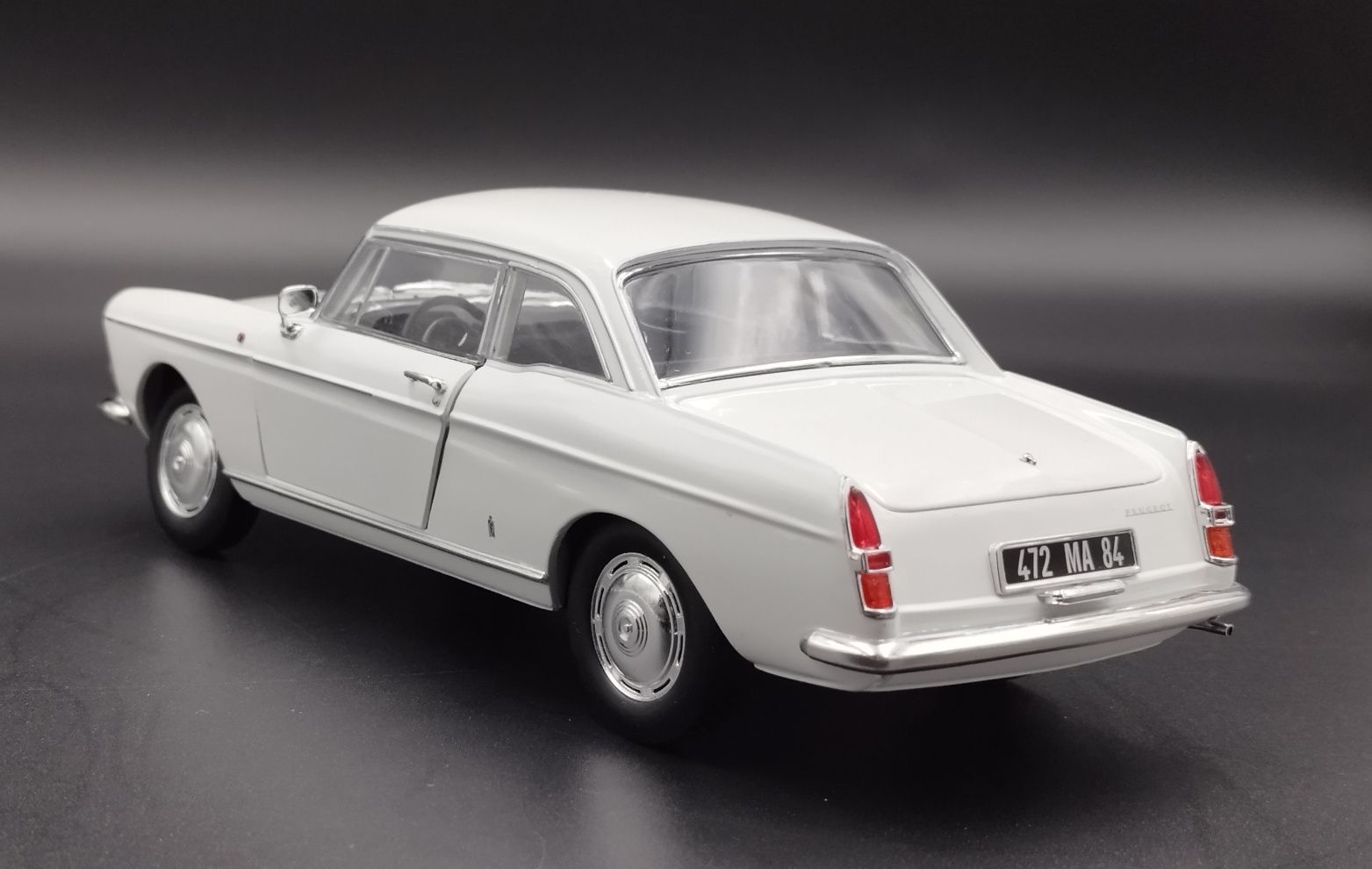 1:18 Norev 1967 Peugot 404 Coupe Arosa White model nowy