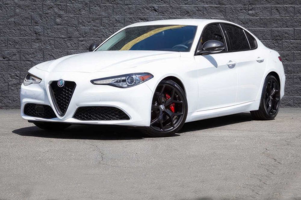 Alfa Romeo Giulia      2020