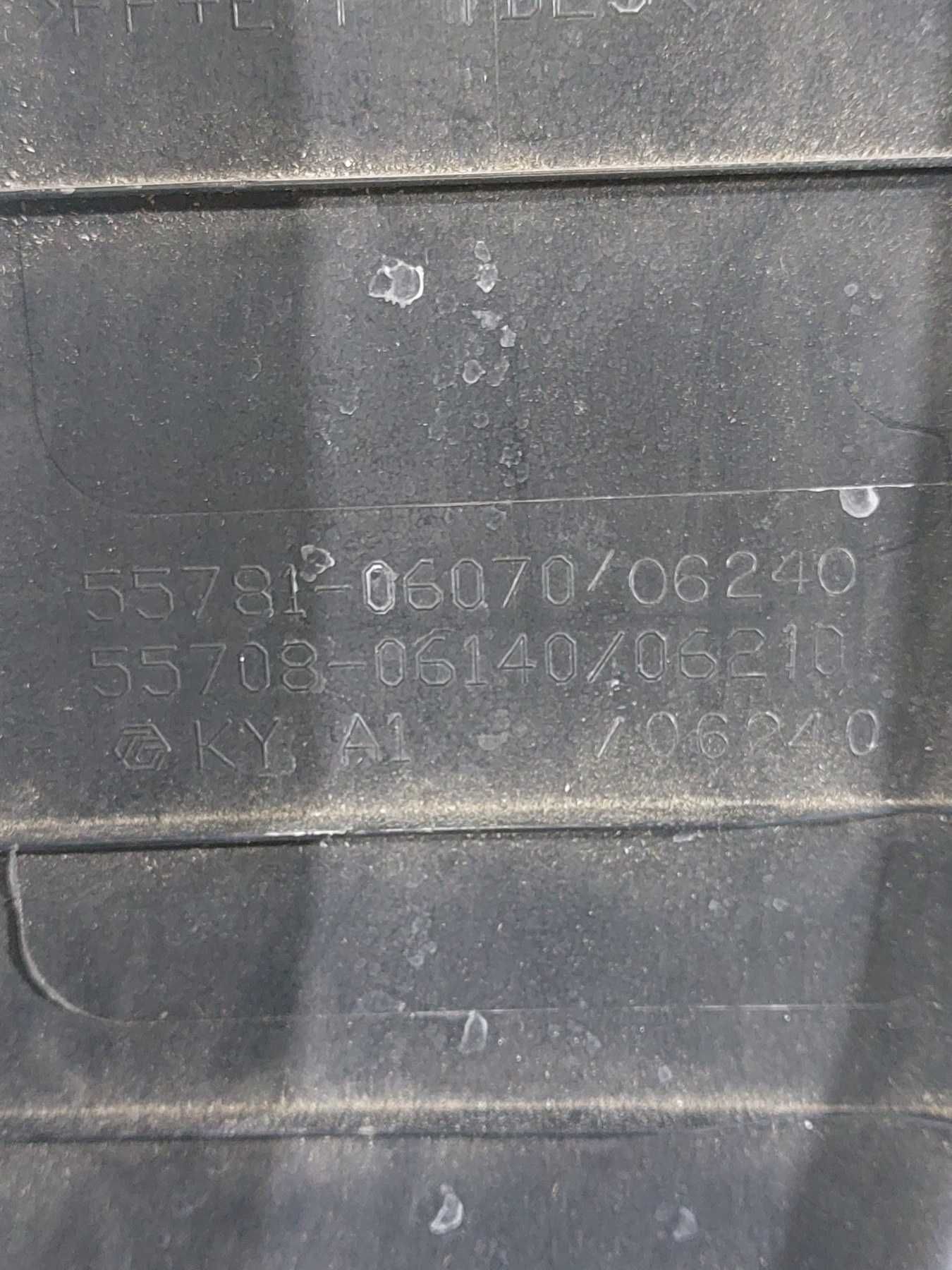 Toyota Camry V55 15-17 Решетка дворников (пластик) / Тойота Камри