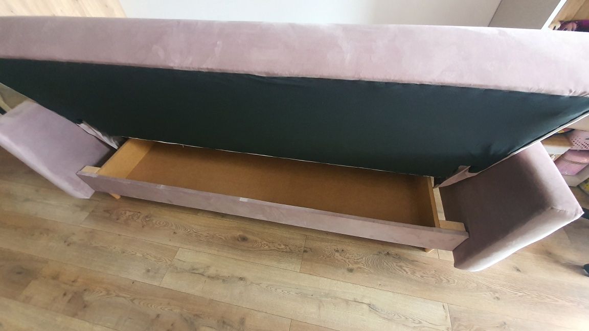 Sprzedam łóżko sofa pudrowy róż
