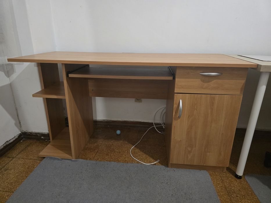 Secretária em bom estado Mesa Para Computador PC