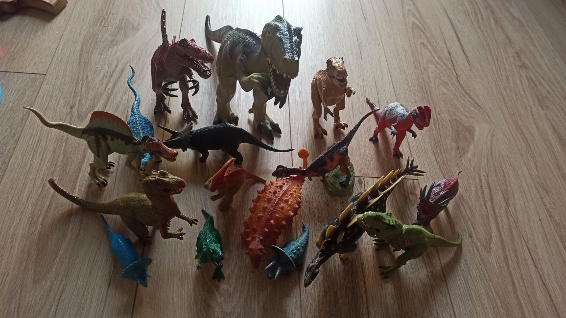 Kolekcja dinozaurów 19szt.
