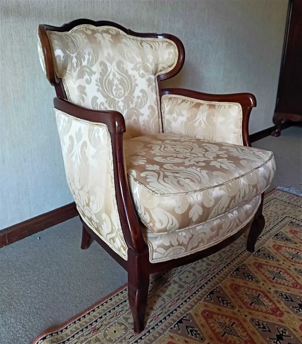 Cadeirão Madeira Tecido