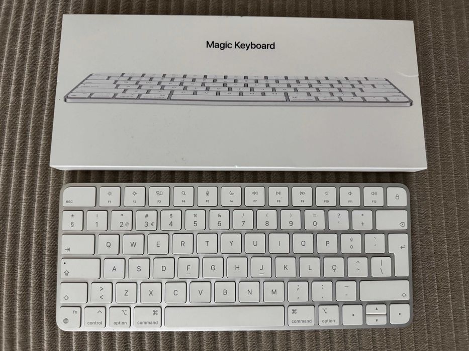 Apple Magic Keyboard - Bluetooth