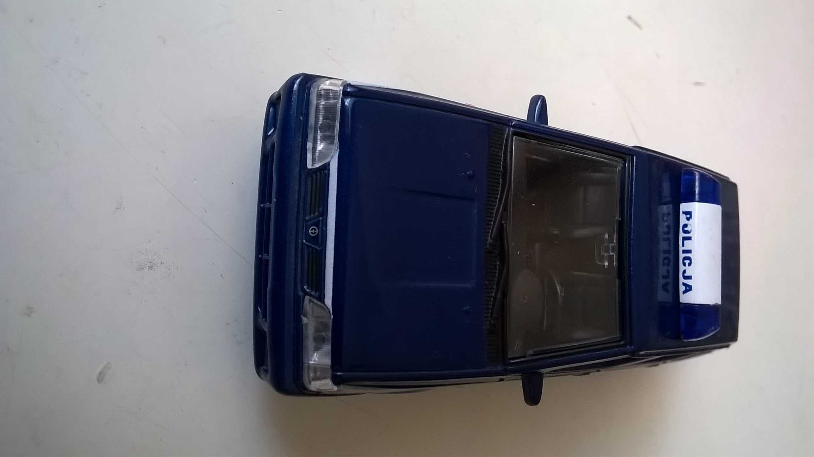 POLONEZ Caro Plus - konwersja POLICJA; skala 1:64; model metal-plastik