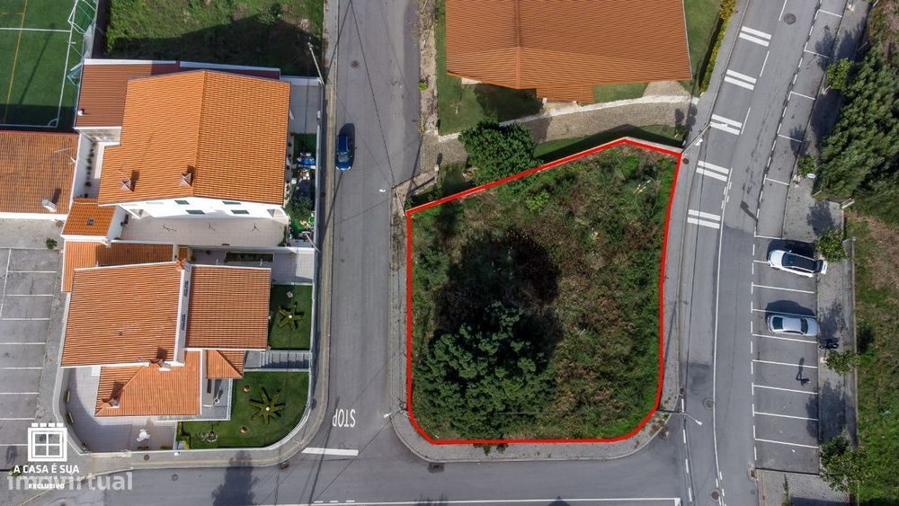 Terreno urbano com 780 m2 em Rio Meão