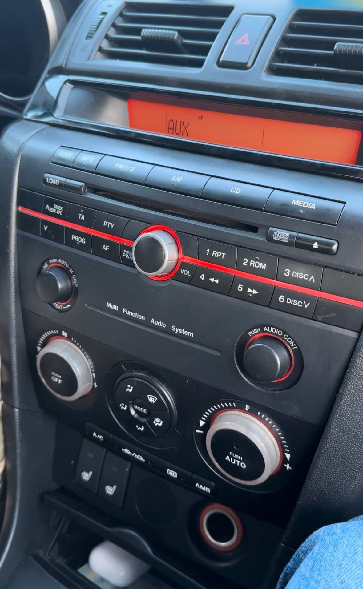 Автомобильный стерео-адаптер Bluetooth Mazda 2-6, mx 5,RX8. AUX.