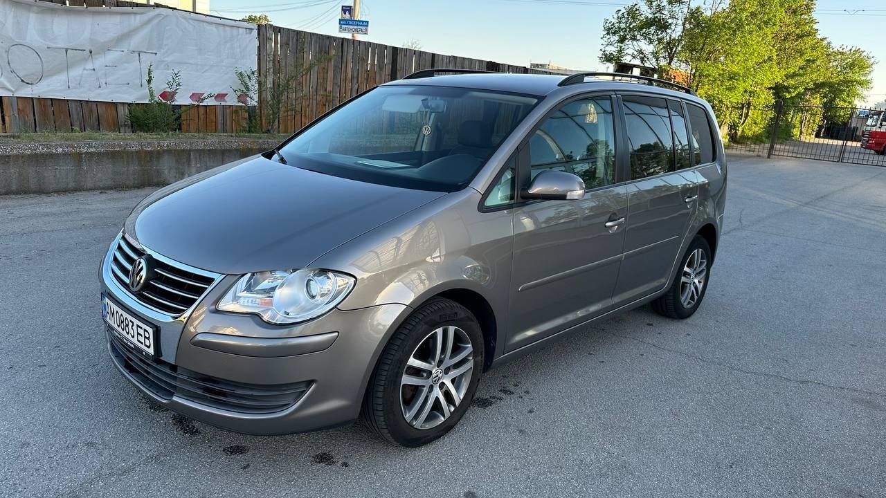 Volkswagen Tauran 2008г 7мест  1.4 турбо