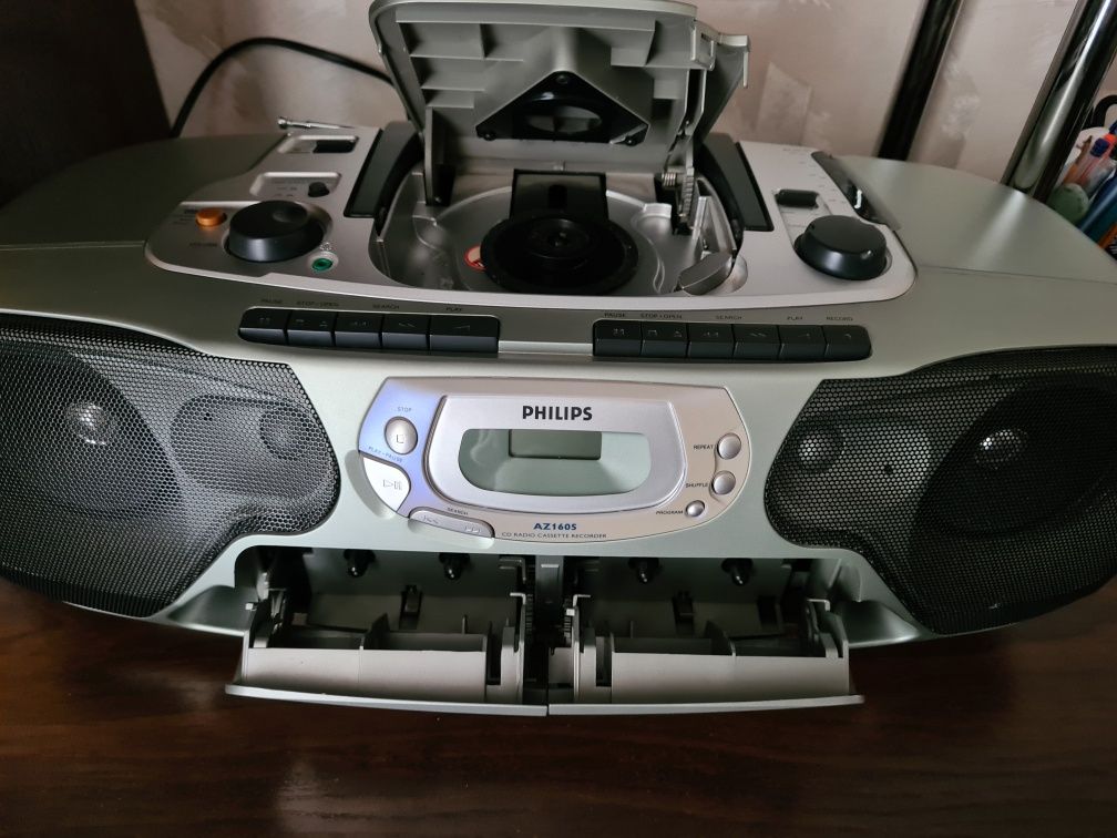 Магнитола Philips az1605