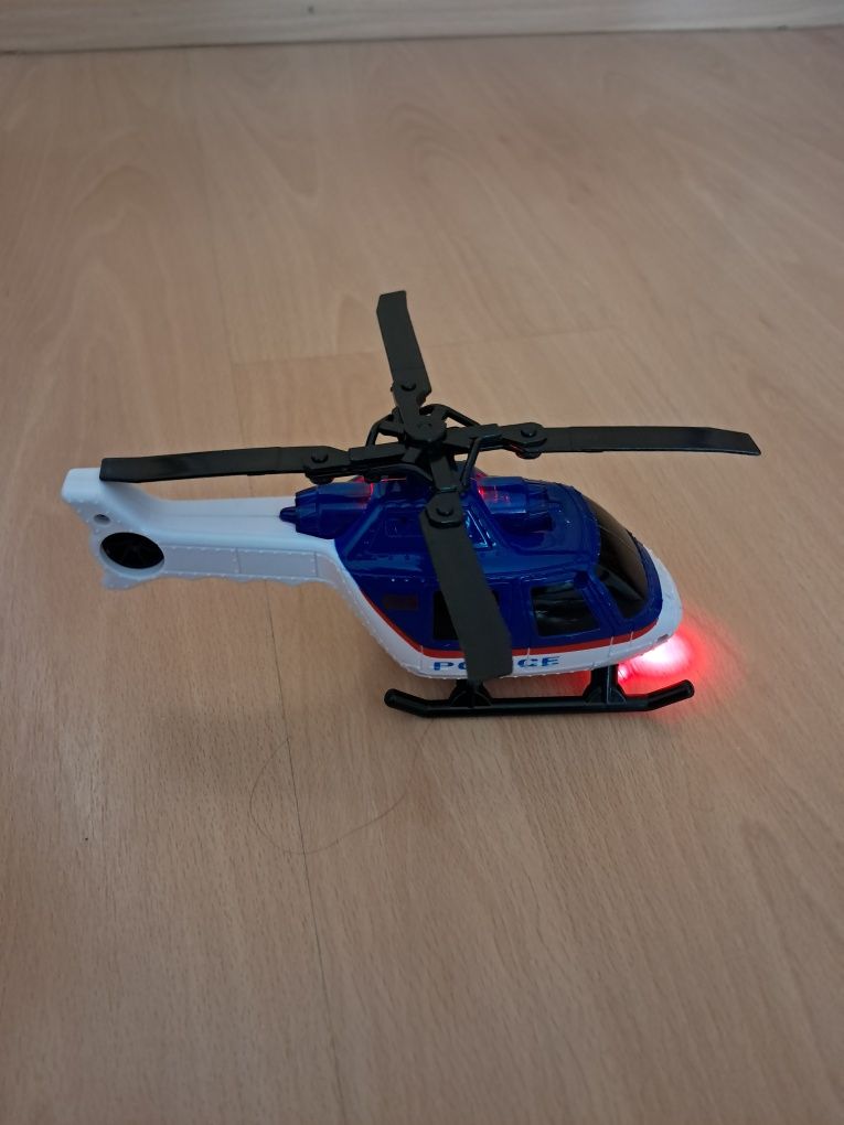 Ambulância, carro policia e helicóptero